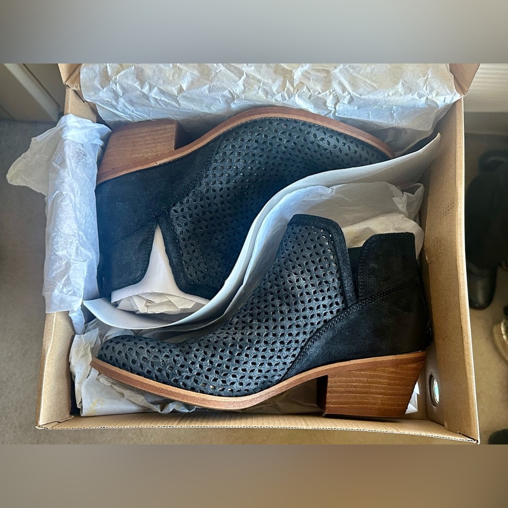 SOFFT ADDIE Women's Black Ankle Boots SIZE 9